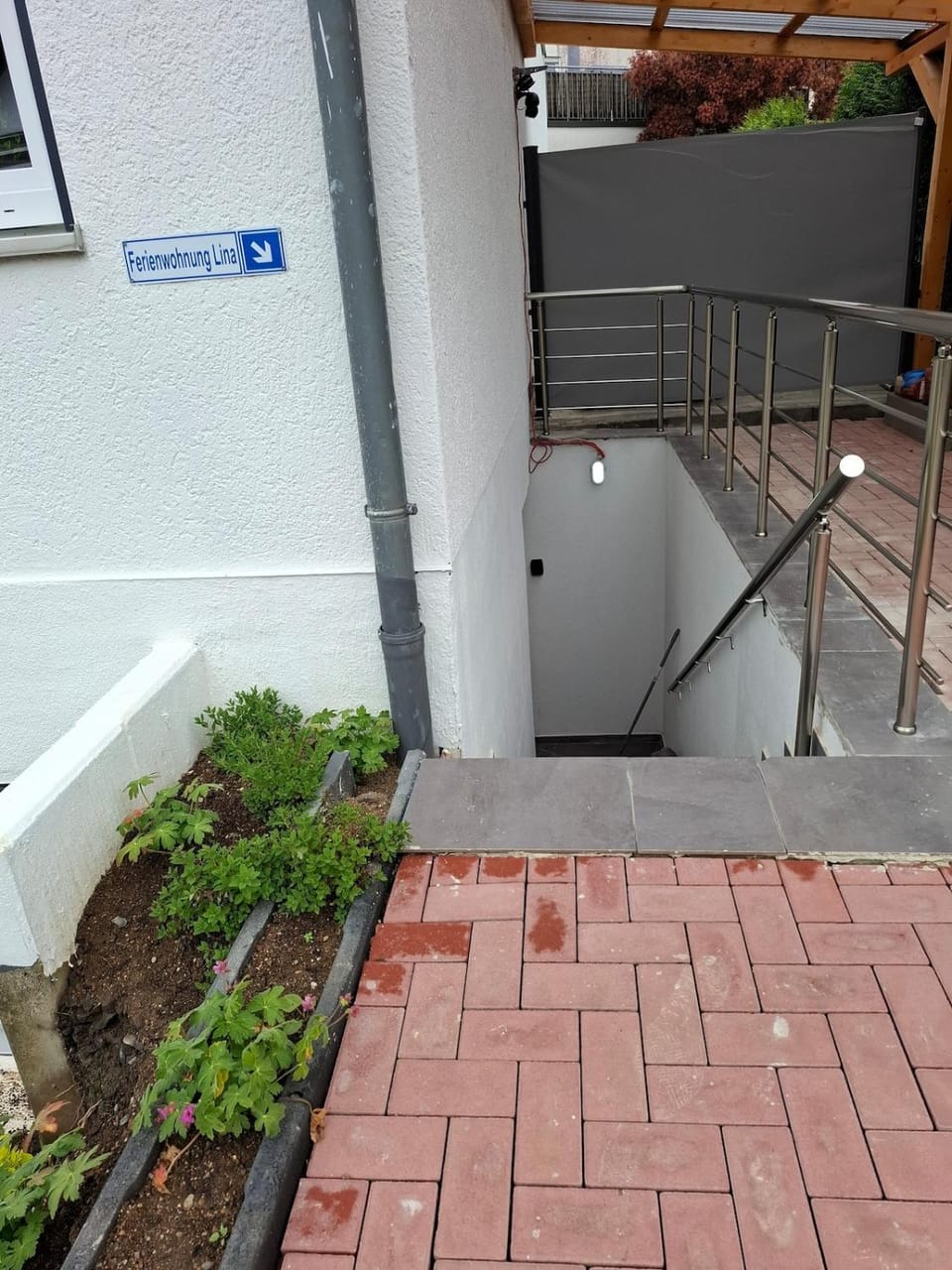 Facade/entrance