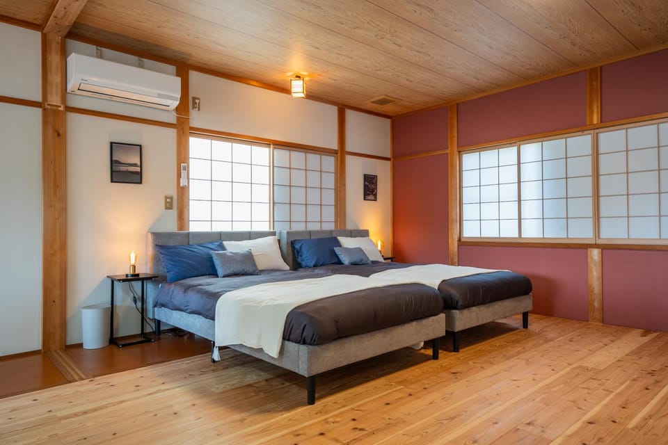 Bed, Bedroom, air conditioner