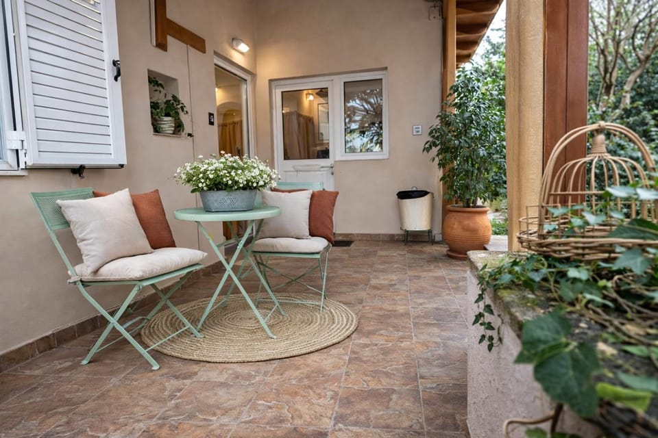 Patio, Spring, Day, Garden, View (from property/room), Balcony/Terrace, Garden view