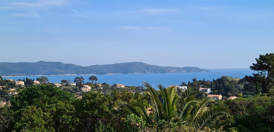 Villa Tao - Golfe de St-Tropez - Vue mer - Piscine chauffée Villa in Cavalaire-sur-Mer