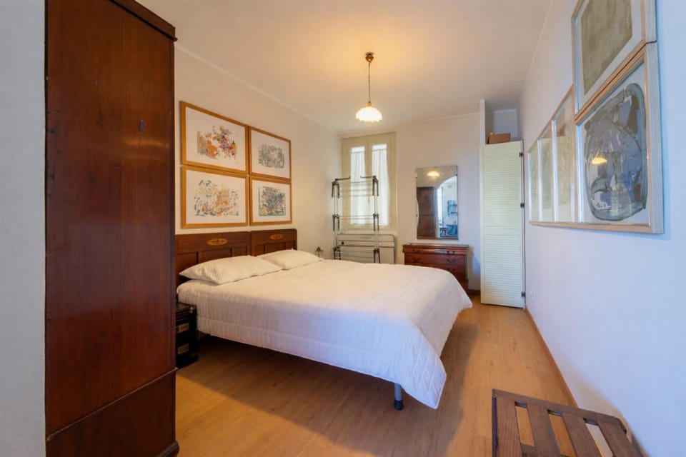 Bed, TV and multimedia, Photo of the whole room, Bedroom, wardrobe