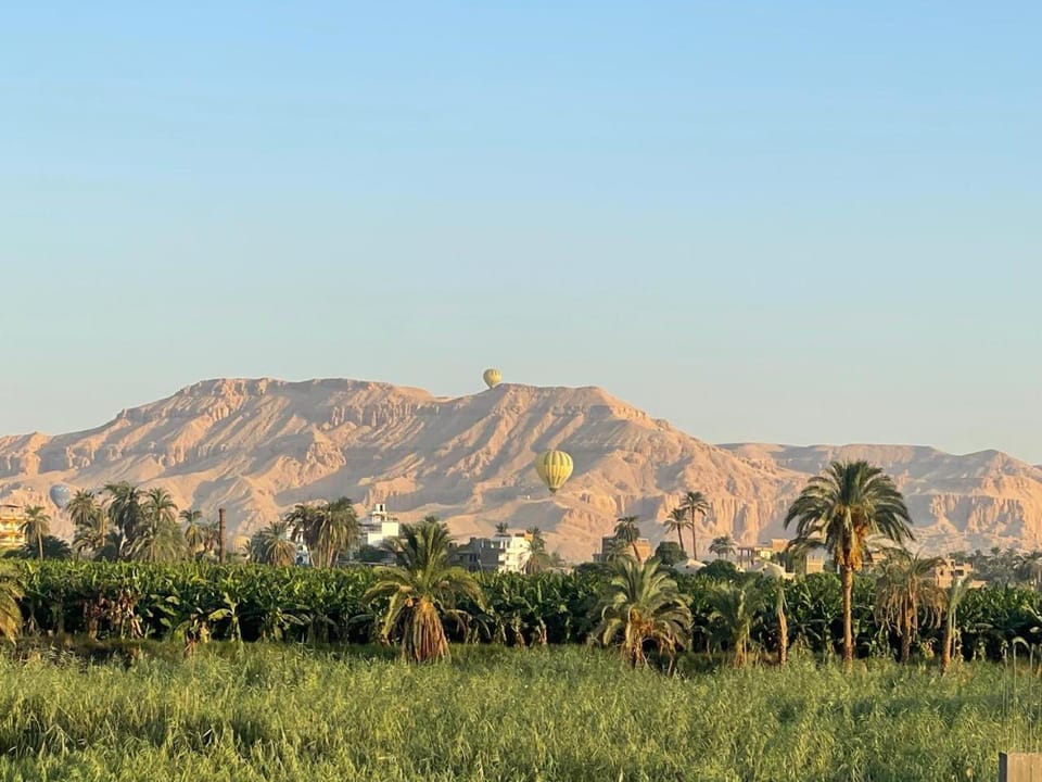 Nearby landmark, Spring, Day, Natural landscape, Mountain view