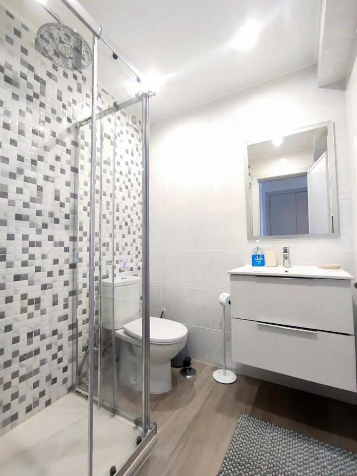 Shower, Toilet, Bathroom