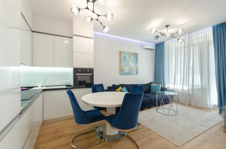 Living room, Seating area, Dining area, oven, pet friendly, stove, air conditioner