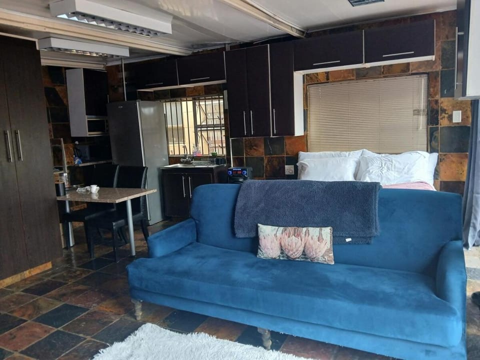 Cozy studio in westdene Apartment in Johannesburg