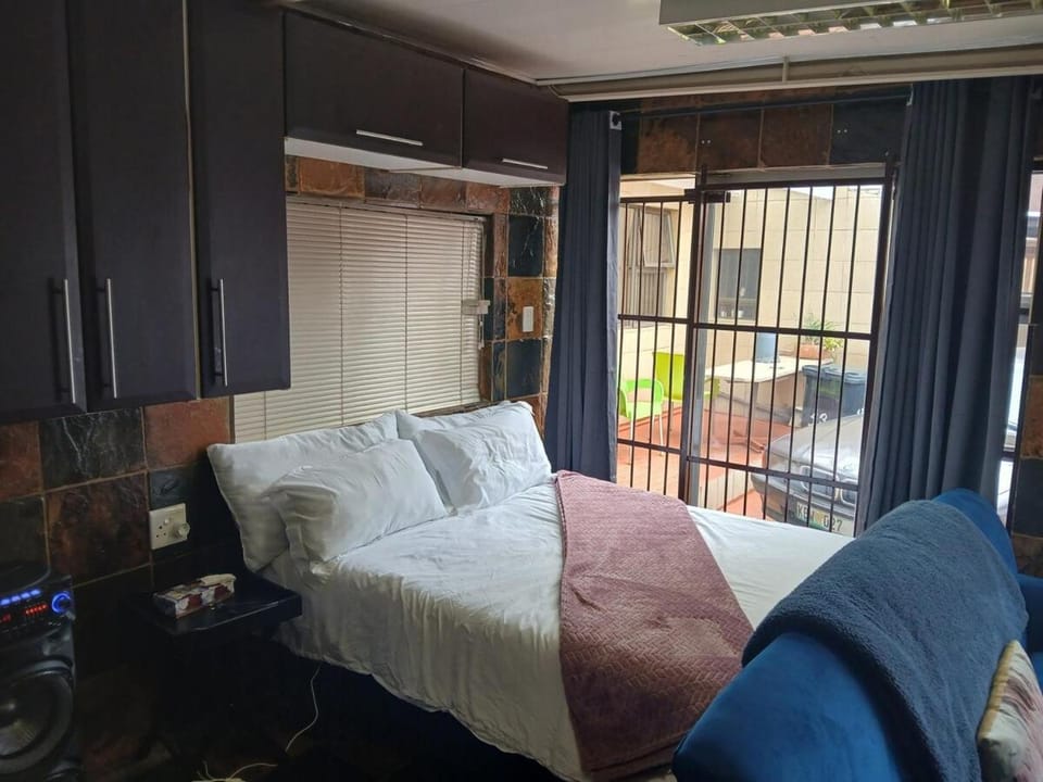 Cozy studio in westdene Apartment in Johannesburg