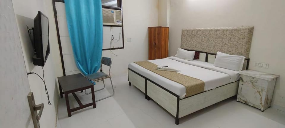 Hotel M C Residence Hotel in Delhi
