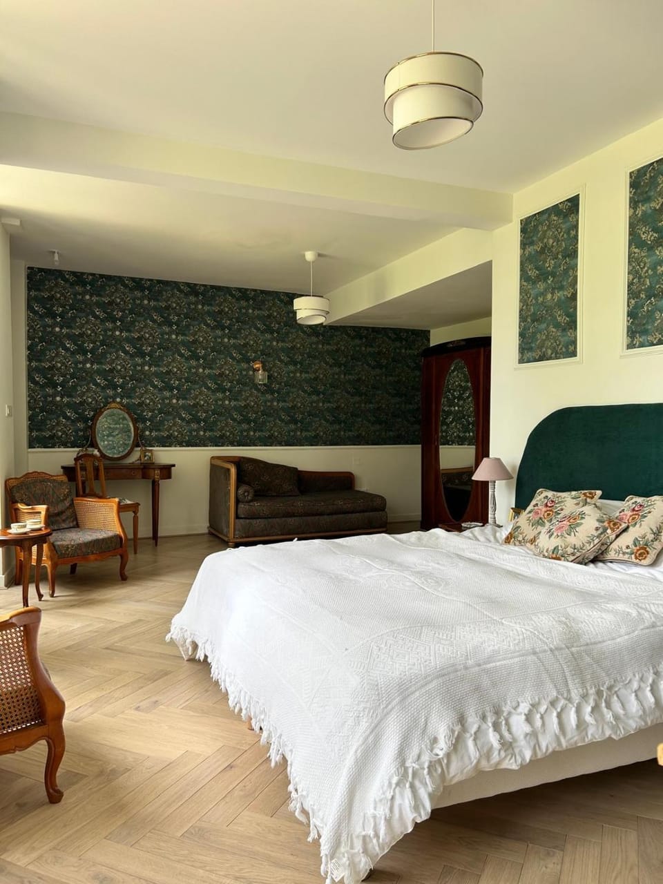 Bed, Decorative detail, Bedroom