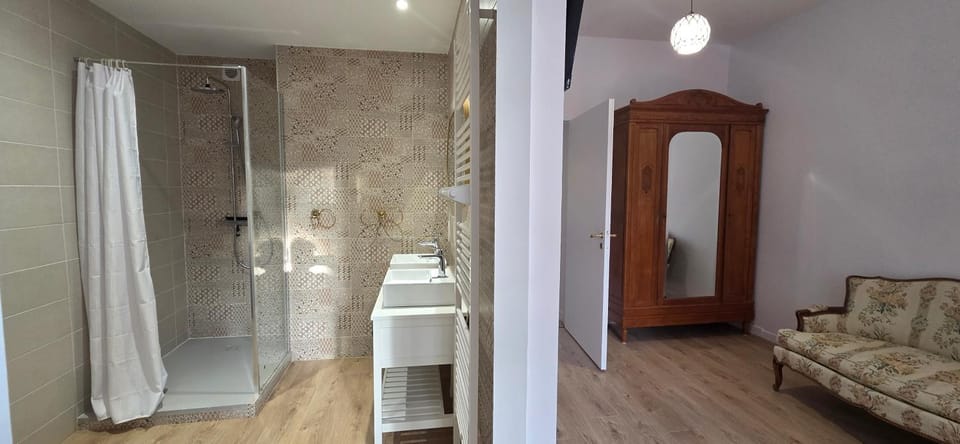 Shower, Bathroom