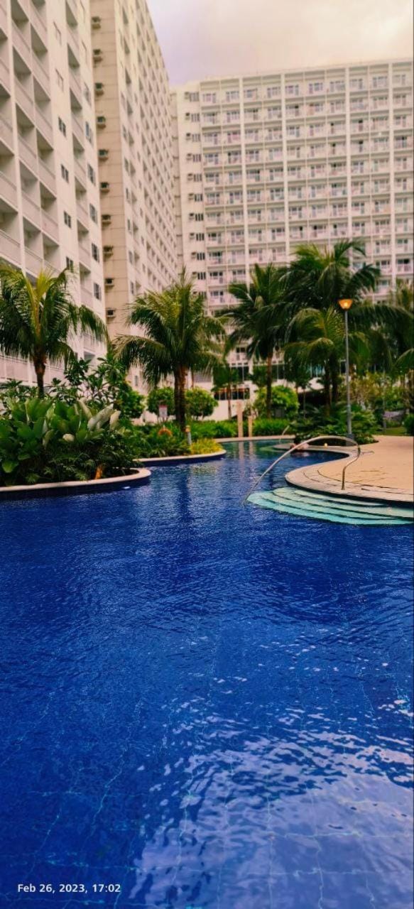 2 ROOMS 1 UNIT by Metro Staycation Apartment hotel in Pasay
