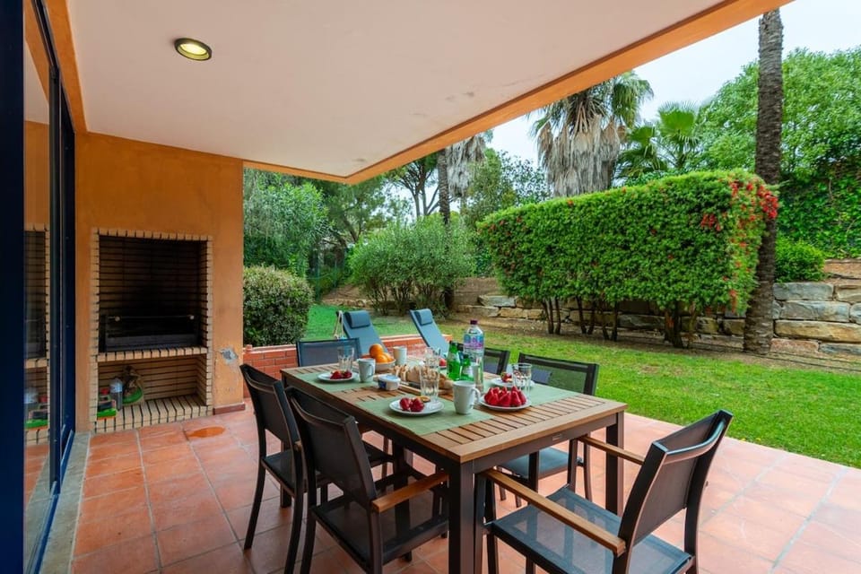 Patio, Garden, Dining area, Garden view