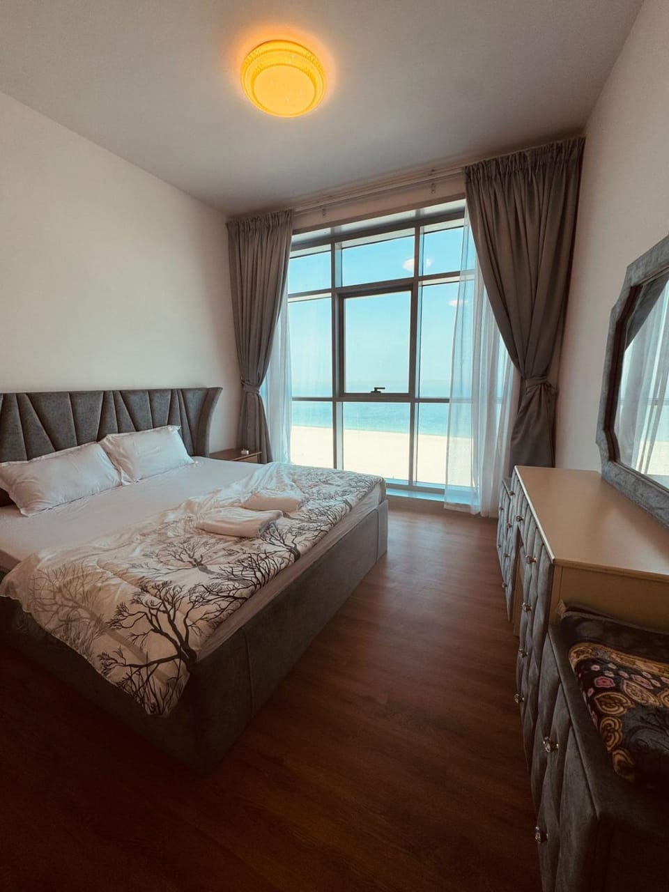 Ocean View luxury 2BR suites! Apartment in Ajman
