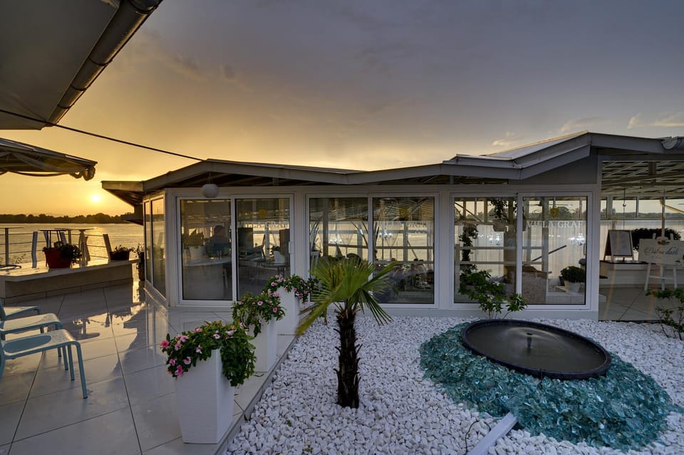 Property building, Balcony/Terrace