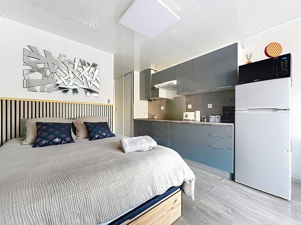 Studio le Venus Light 17 avec terrasse au village naturiste Port Venus Apartment in Agde
