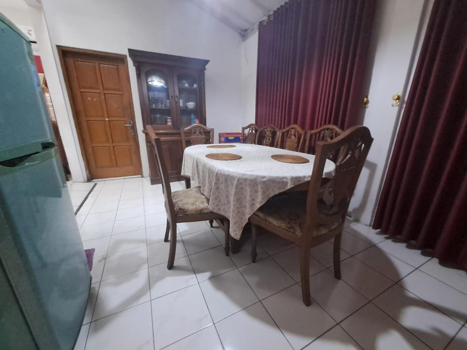 Adhya Homestay Cendrawasih House in Yogyakarta