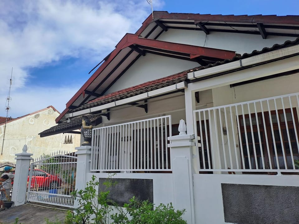 Adhya Homestay Cendrawasih House in Yogyakarta