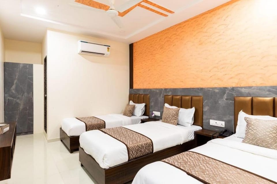 Bed, Bedroom, air conditioner