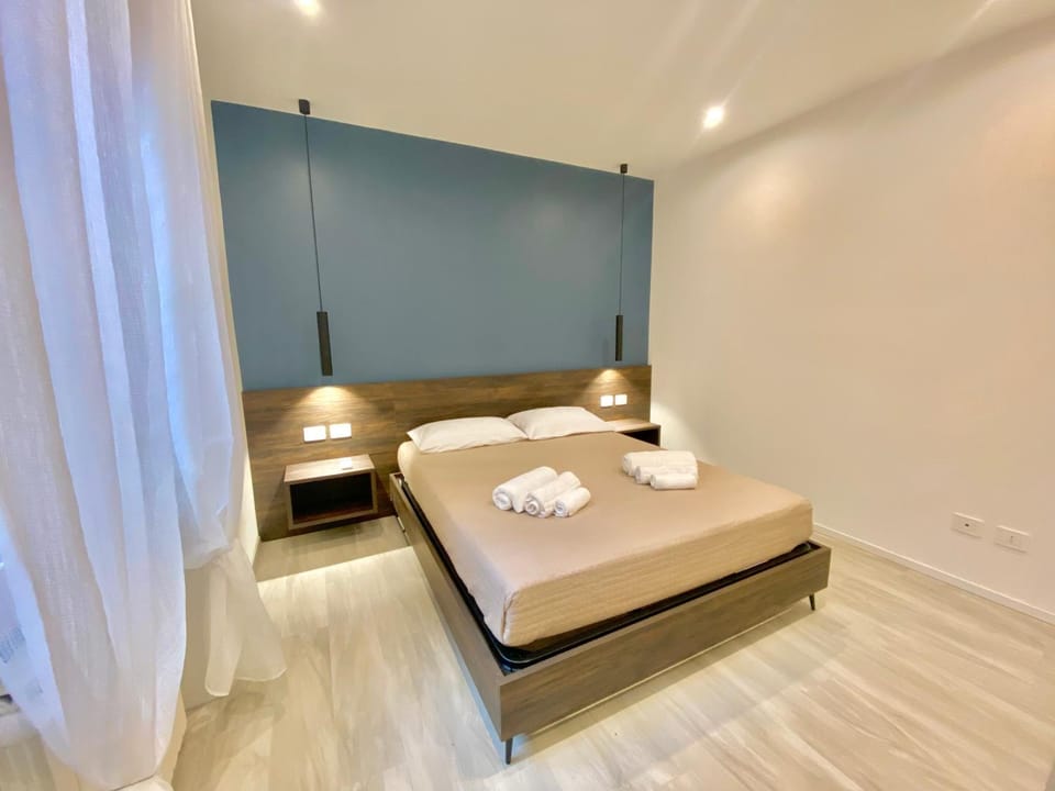 1 min from the lakefront - In the historic centre Apartment in Desenzano del Garda