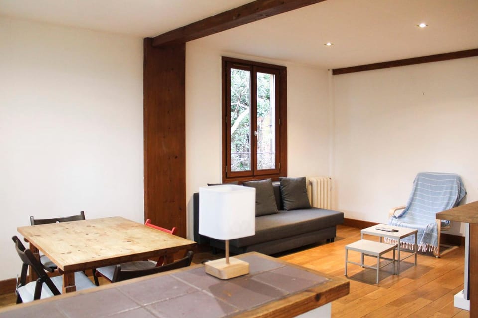 House with garden for 6 people in Vitry House in Vitry-sur-Seine