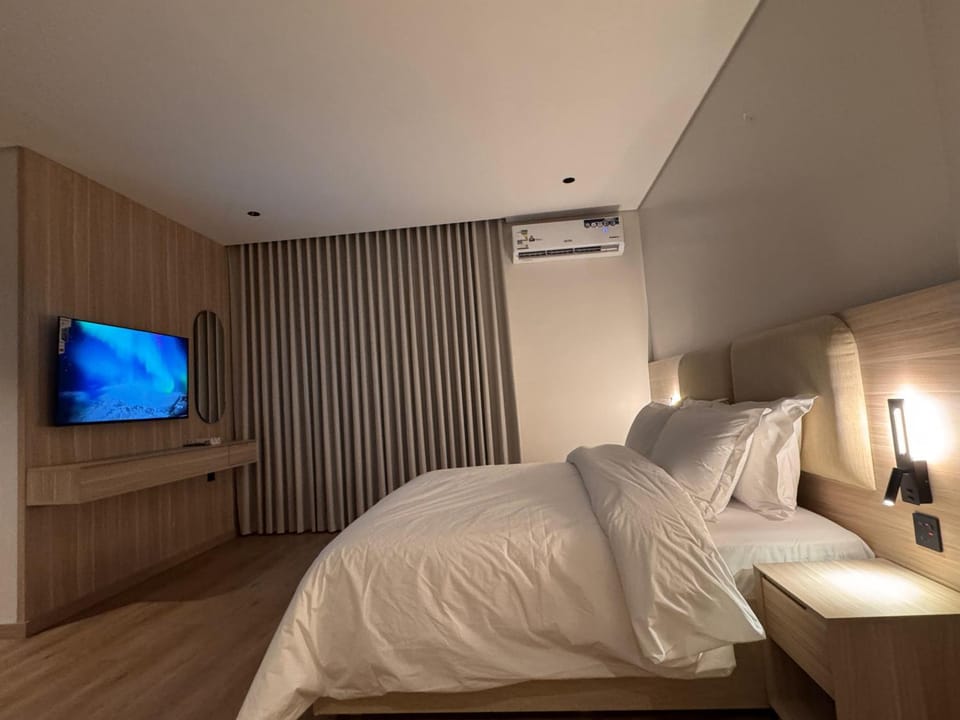 TV and multimedia, Evening entertainment