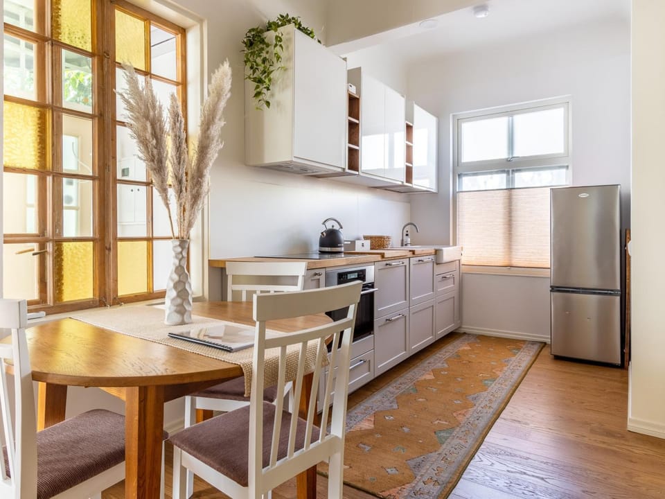Kitchen or kitchenette, Dining area, dishwasher, oven, stove, toaster