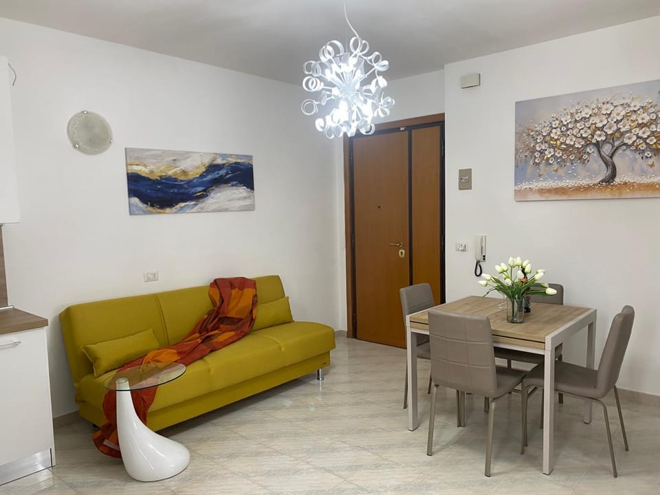 Living room, Seating area, Dining area