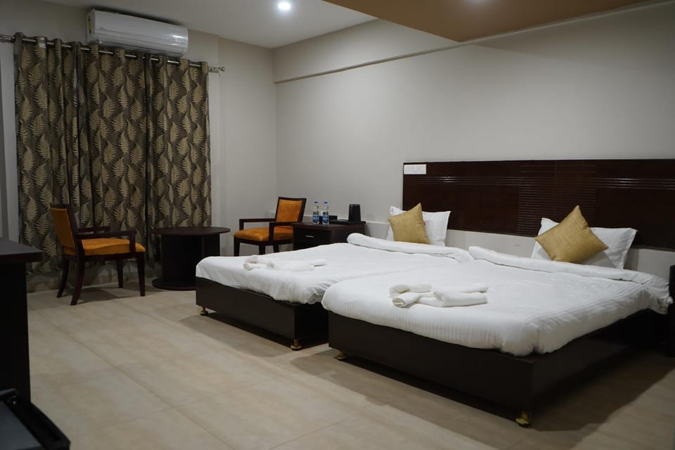 InstaStay Inn Hotel in Ahmedabad