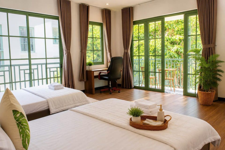 Bed, View (from property/room), Balcony/Terrace, Living room, Photo of the whole room, Seating area, Bedroom