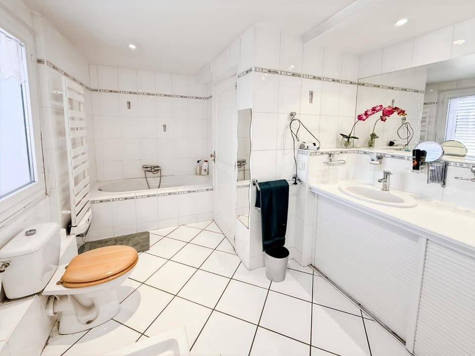 Toilet, Bathroom