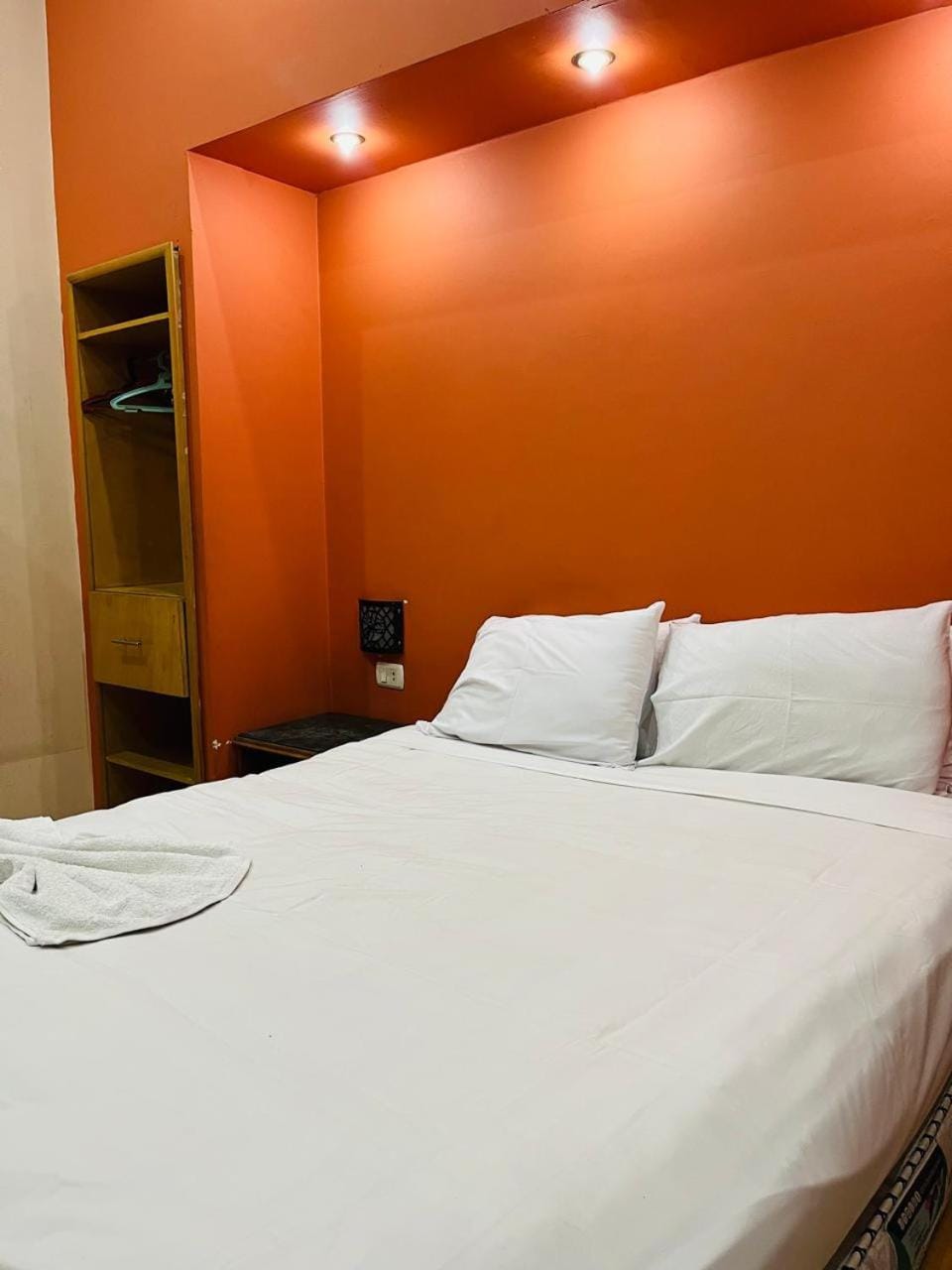 Bed, Photo of the whole room, wardrobe