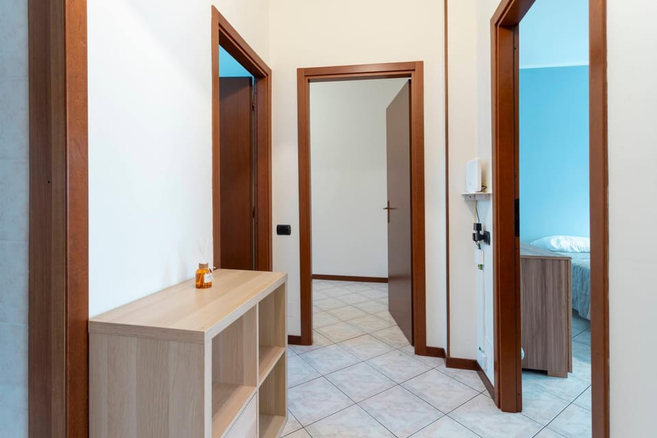 Communal lounge/ TV room, wardrobe