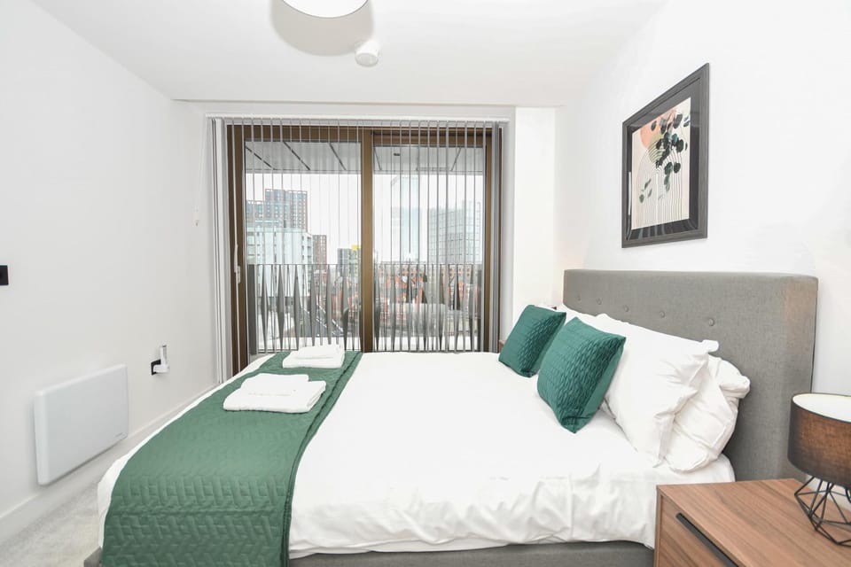 Contemporary Flat in Central Manchester w Balcony Apartment in Manchester
