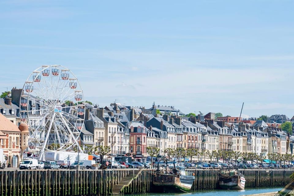 Vue mer exceptionnelle Studio avec Parking au Port de Deauville Apartment in Deauville