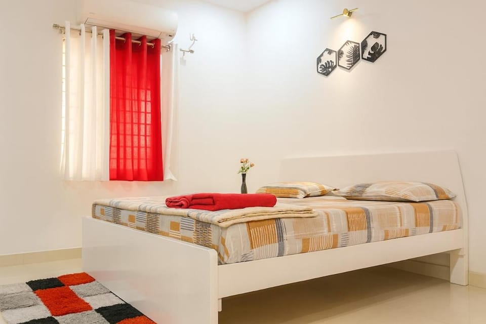 Reddy Residency 2BHK Flat Close to US Consulate Gachibowli Only For Family Apartment in Hyderabad