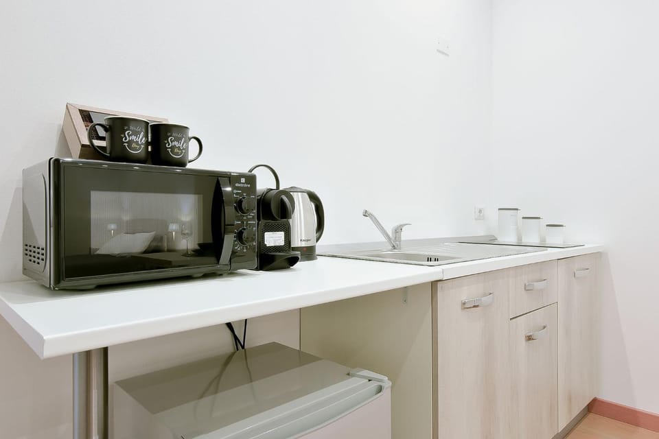 microwave, oven