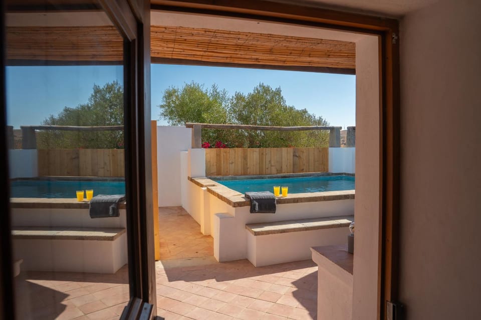 Alvorada House, Callebanda Barracol House in Faro District