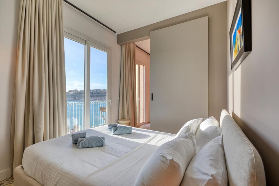 Plush one bedroom apartment with sea view balcony LMAC1-1 Apartment in Malta