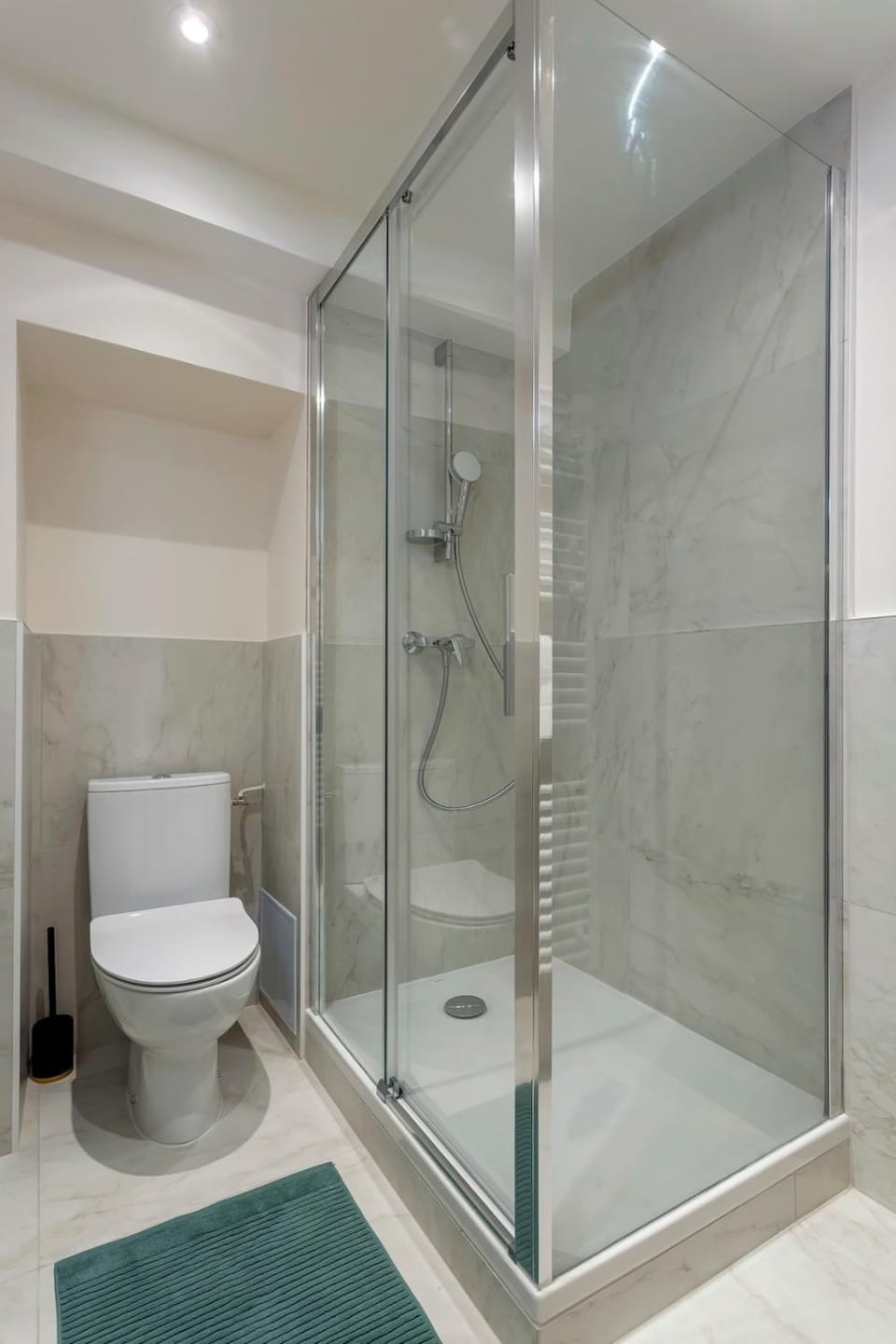 Modern and warm duplex Apartment in Lyon