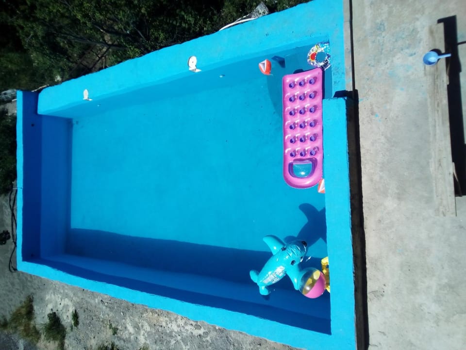 Swimming pool, Swimming pool