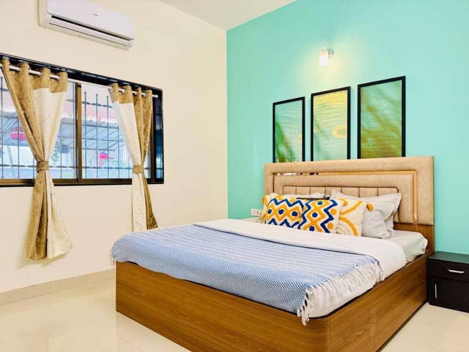 Bed, Bedroom, air conditioner