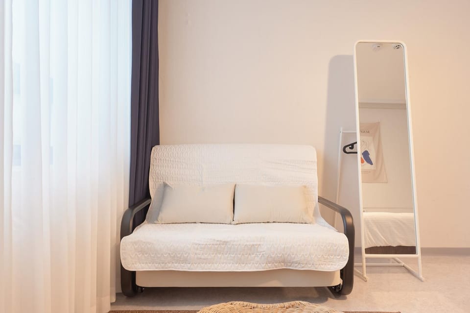 Hongik University Station 1-minute walk 6 Rooms, 3 Bathrooms Apartment in Seoul