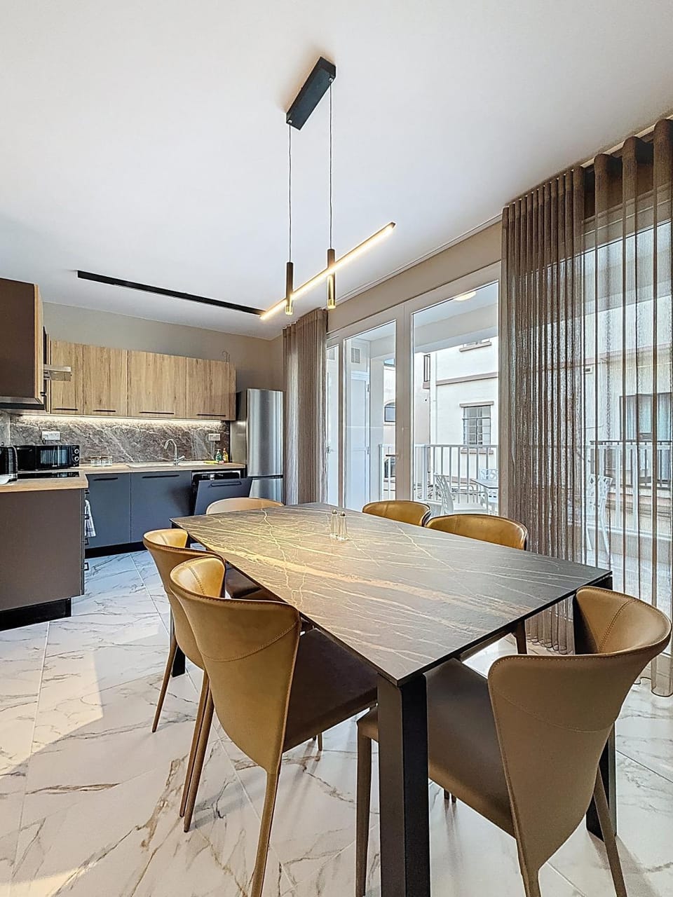 Kitchen or kitchenette, Dining area, stove