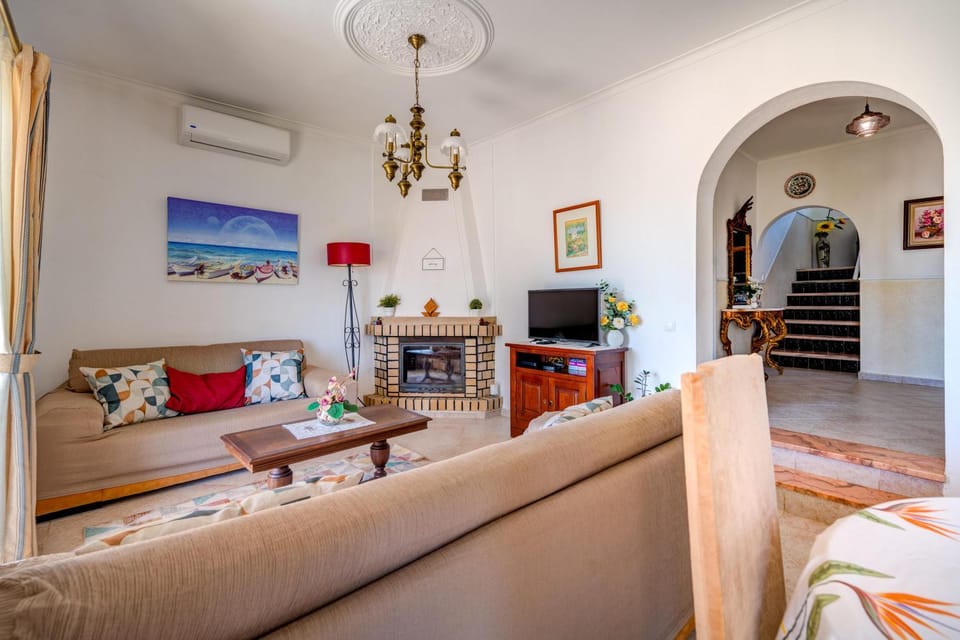 TV and multimedia, Living room, air conditioner