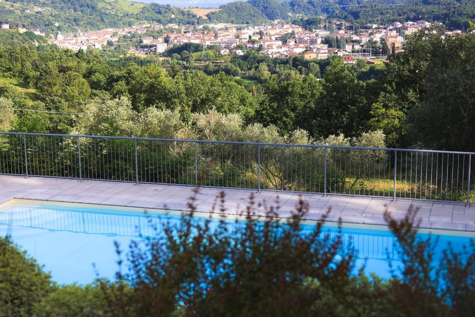 Nearby landmark, Natural landscape, Swimming pool