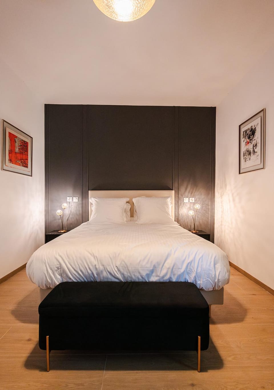 Bed, Photo of the whole room, Bedroom