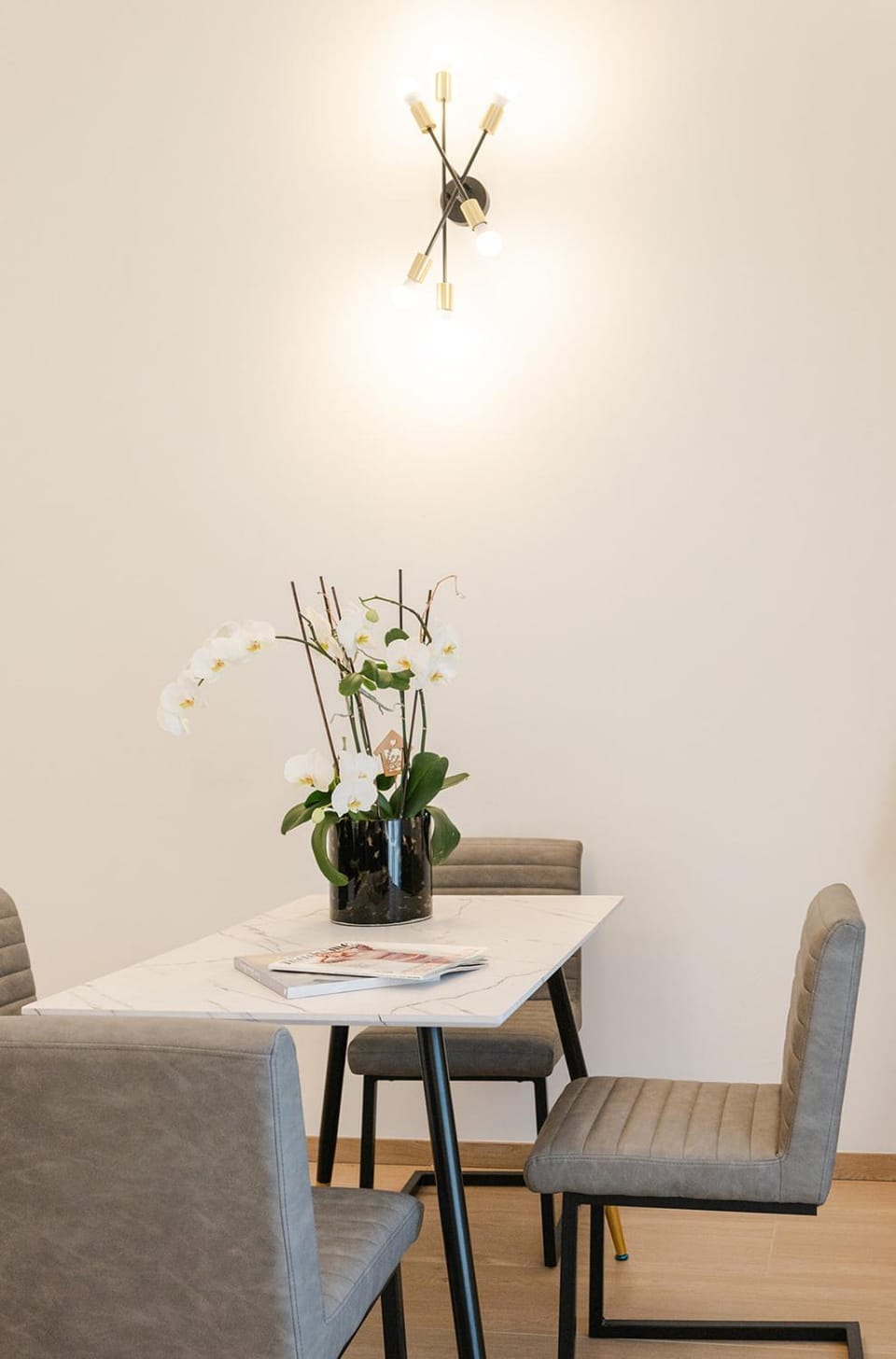 Seating area, Dining area