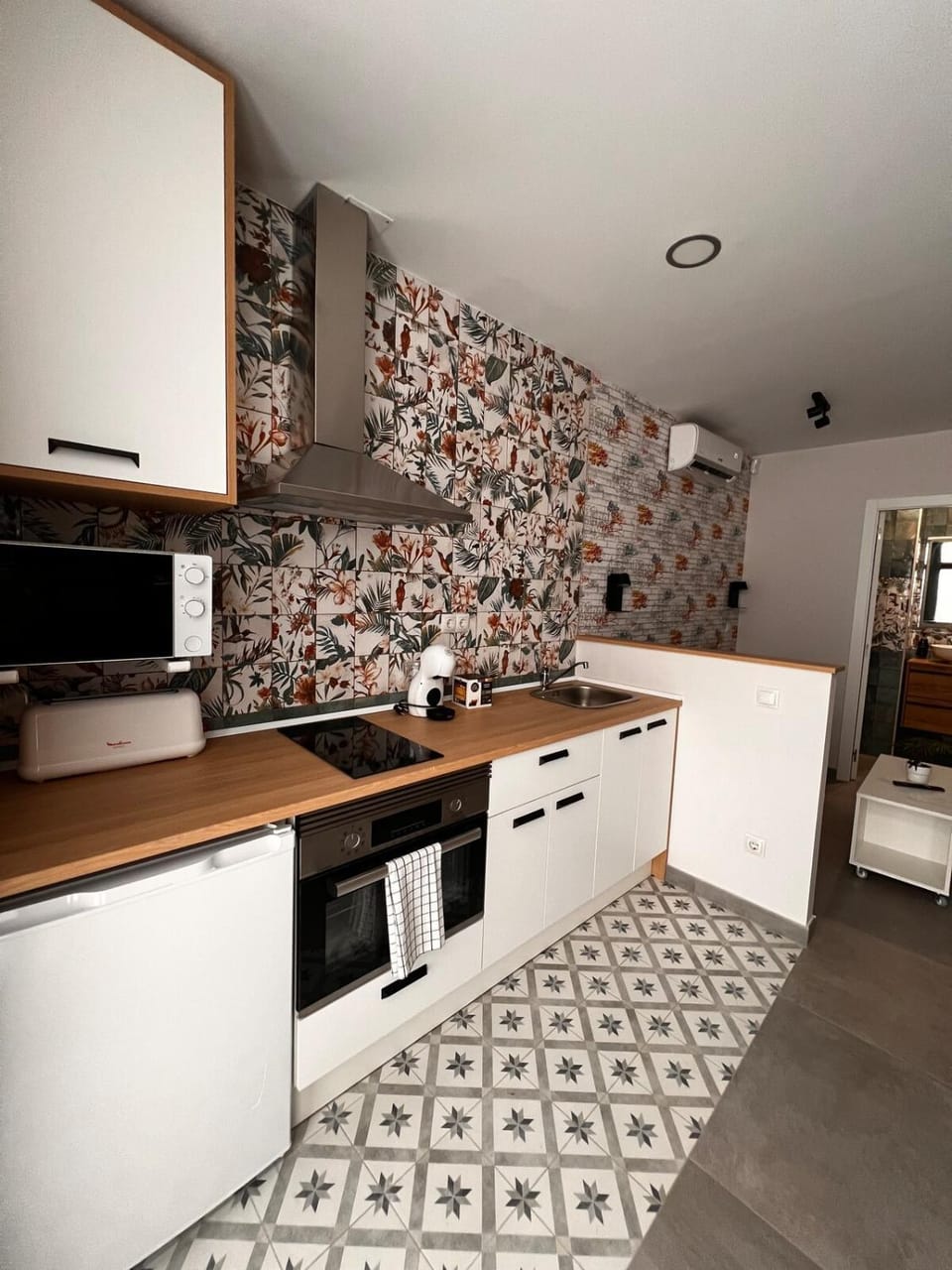 R12 Trabajo y Descanso Premium Junto a Metro Apartment in Madrid