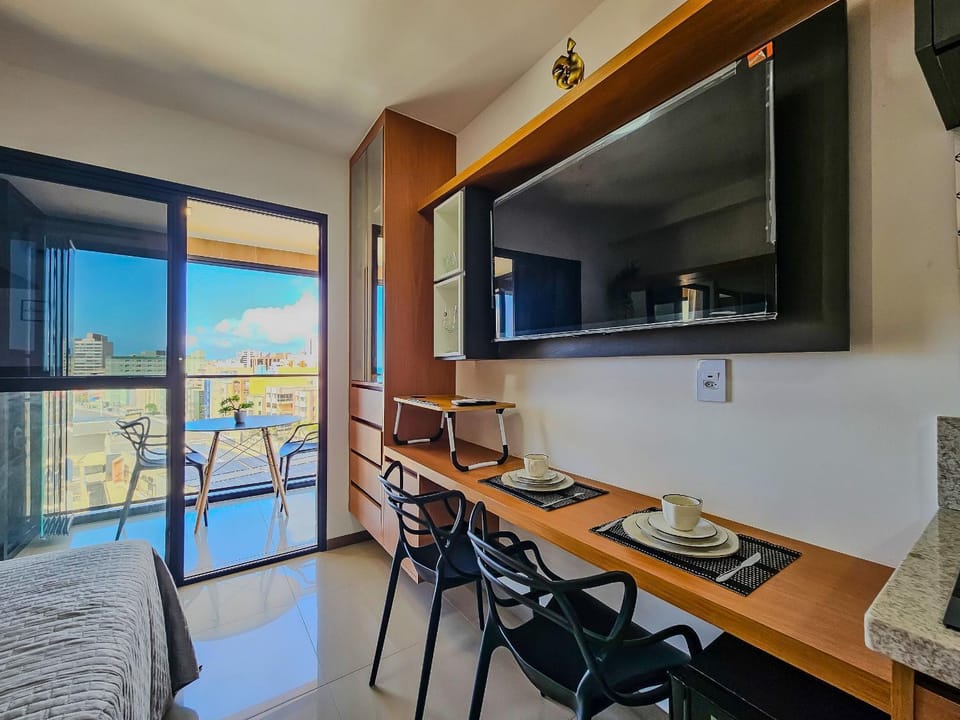 TV and multimedia, Coffee/tea facilities, Seating area, Lunch, Dinner