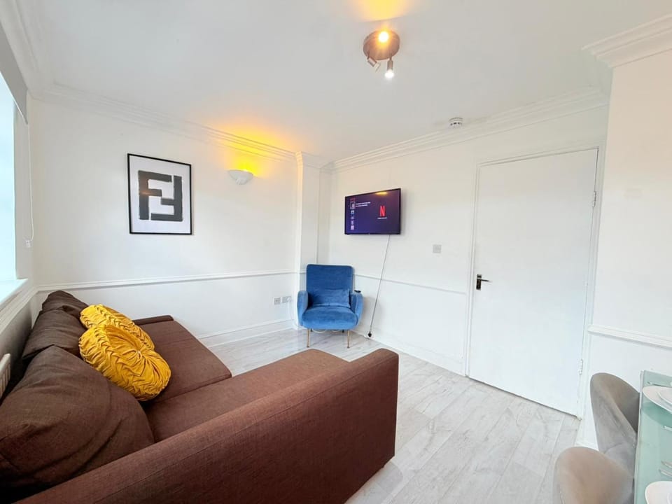 Flats in Bethnal Green Apartment in London Borough of Hackney