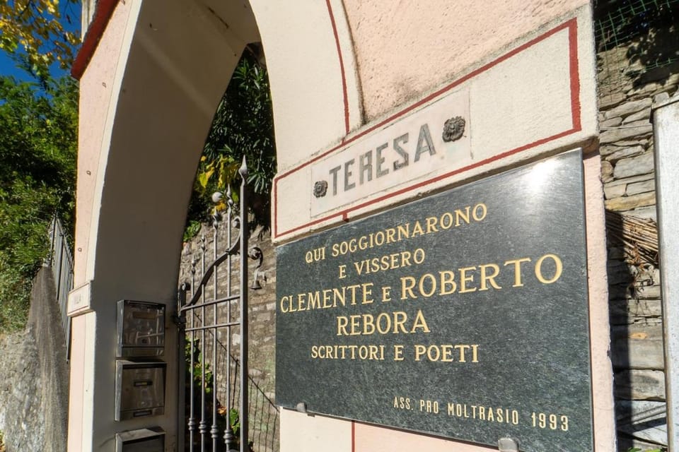 Lakefront apartment with breathtaking views Apartment in Moltrasio